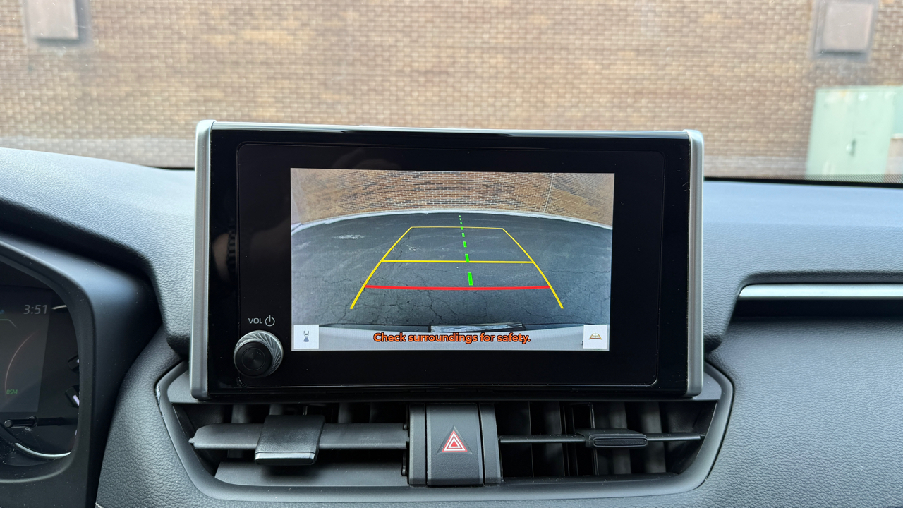 Toyota RAV4 XLE 2024