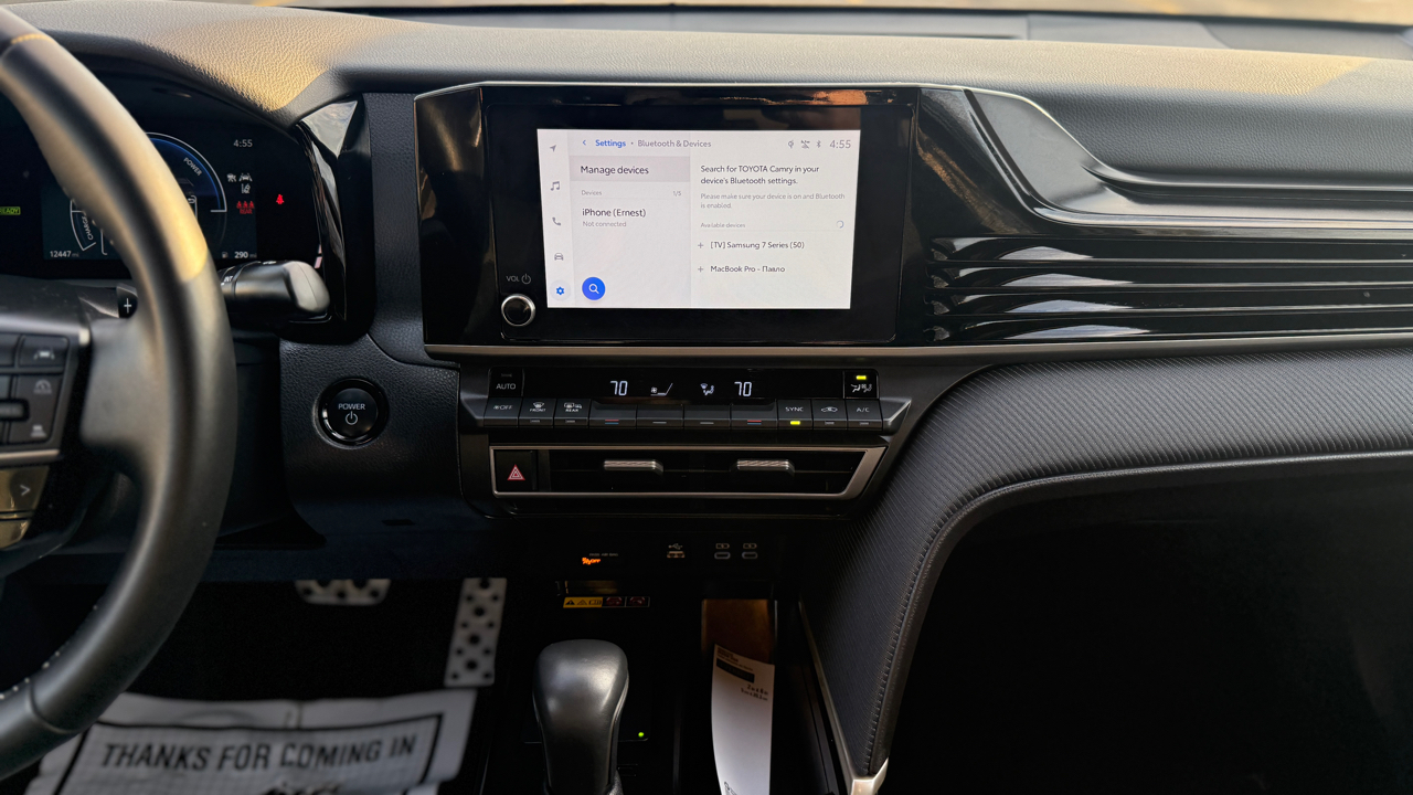 Toyota Camry Hybrid XLE 2025