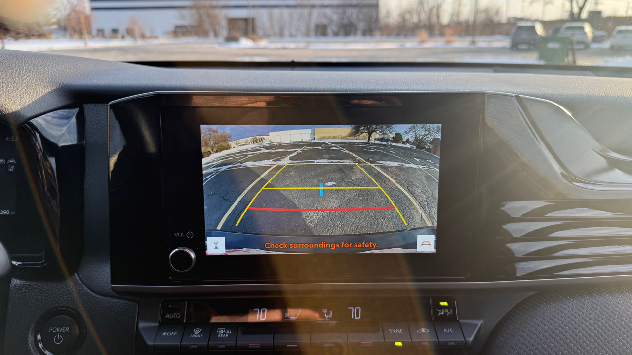 Toyota Camry Hybrid XLE 2025