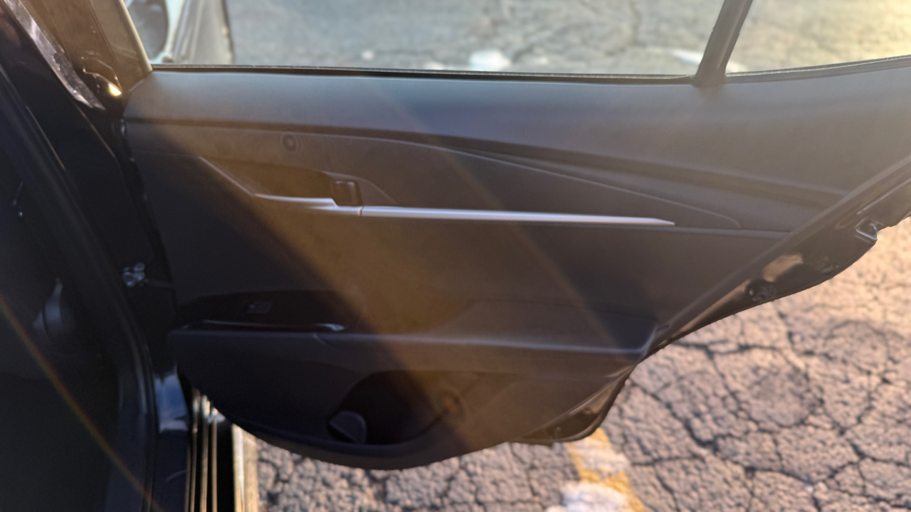 Toyota Camry Hybrid XLE 2025