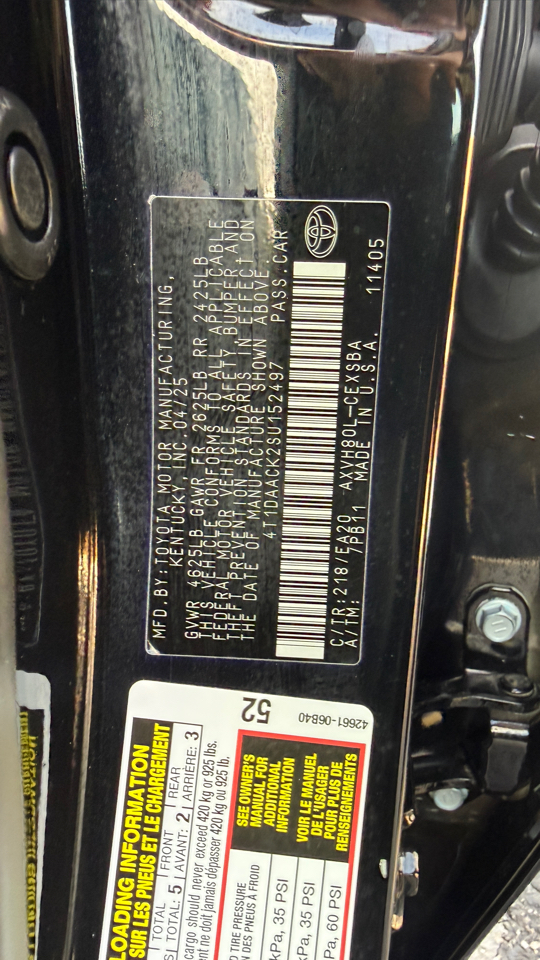 Toyota Camry Hybrid XLE 2025