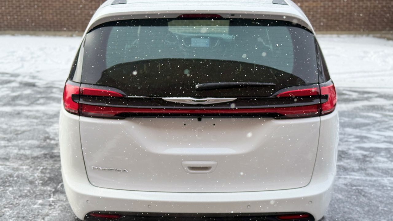 Chrysler Pacifica Select 2026