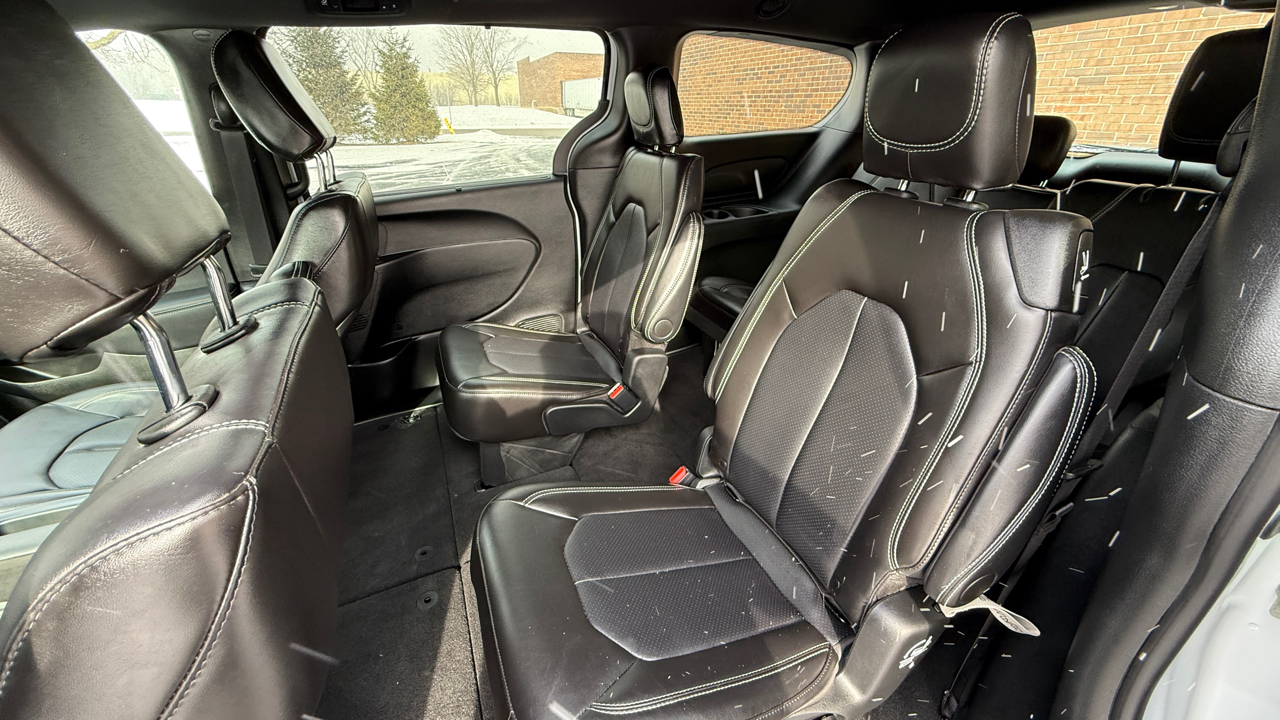 Chrysler Pacifica Select 2026