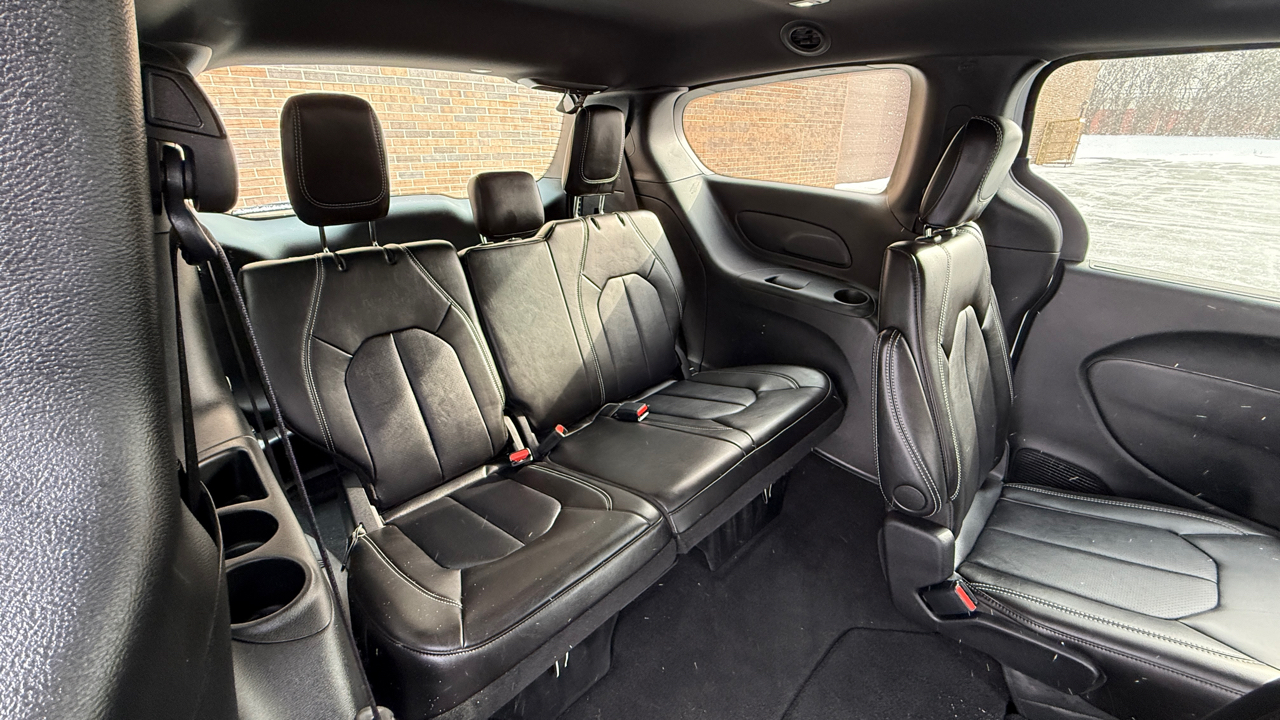 Chrysler Pacifica Select 2026