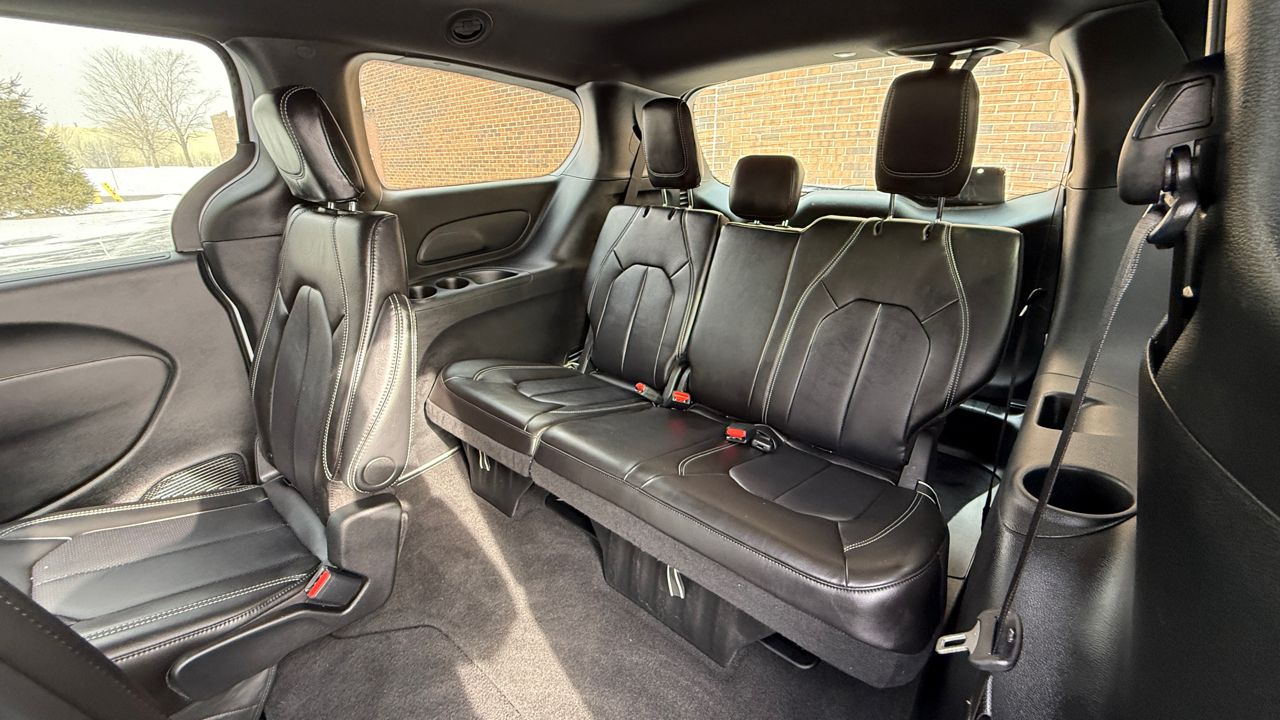 Chrysler Pacifica Select 2026