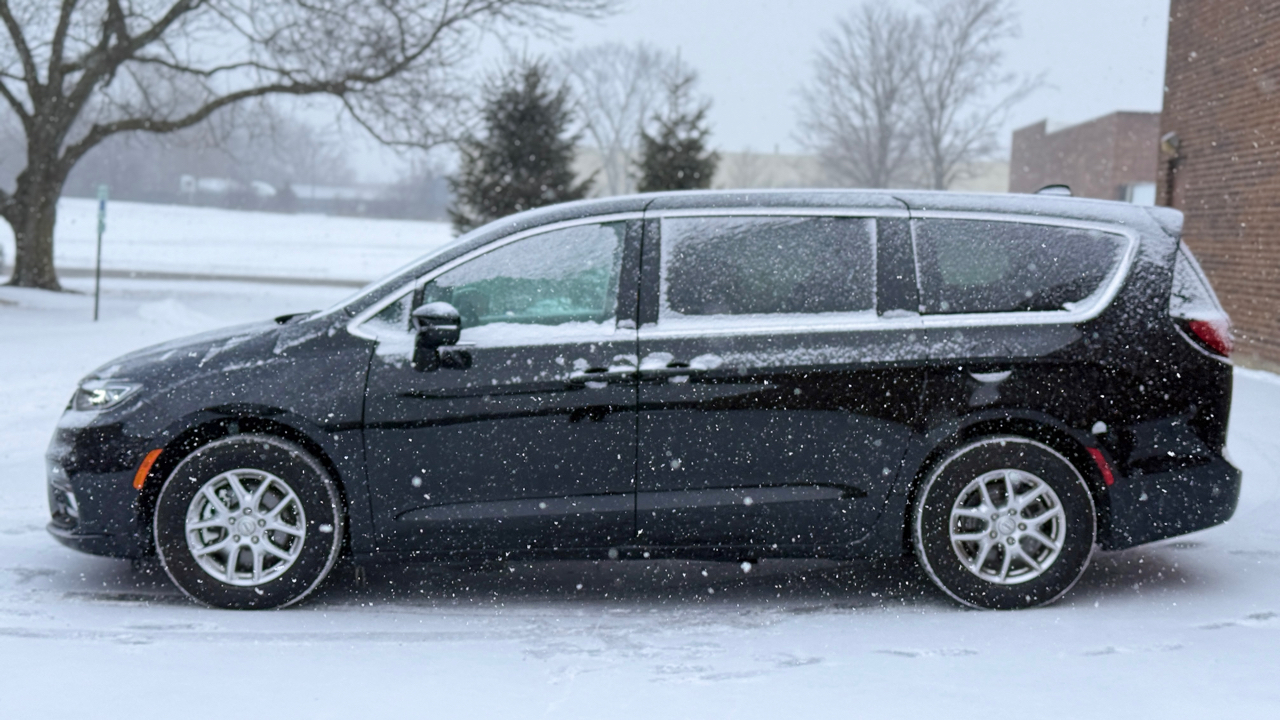 Chrysler Pacifica Select 2026