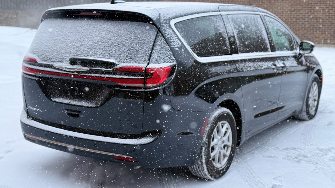 Chrysler Pacifica Select 2026