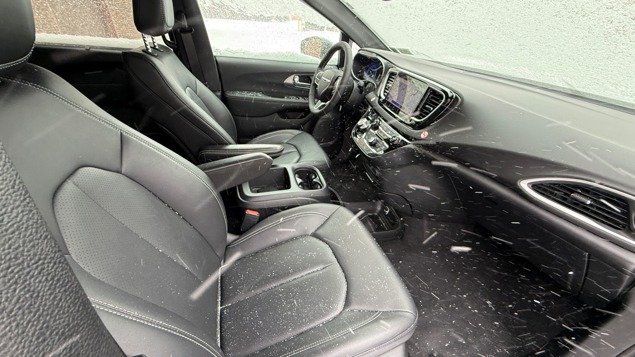 Chrysler Pacifica Select 2026