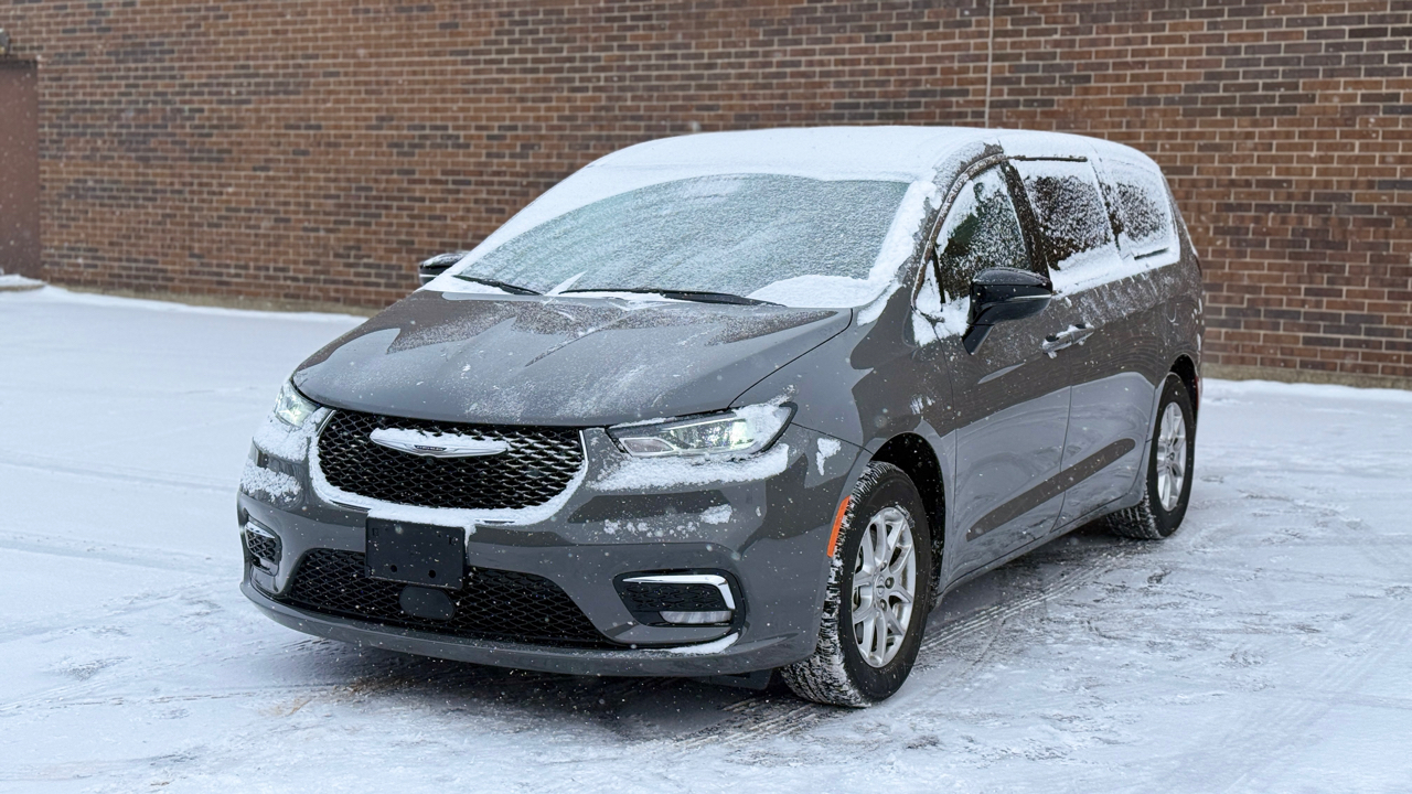 Chrysler Pacifica Select 2025