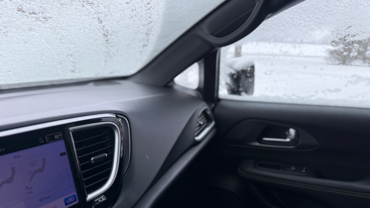 Chrysler Pacifica Select 2025