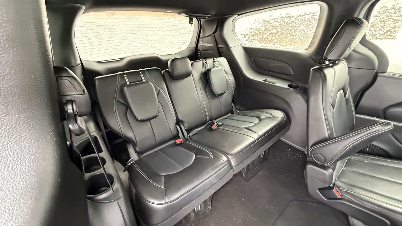 Chrysler Pacifica Select 2025