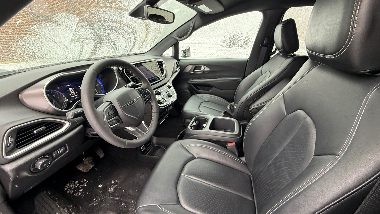 Chrysler Pacifica Select 2025