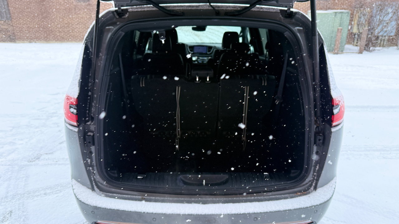 Chrysler Pacifica Select 2025