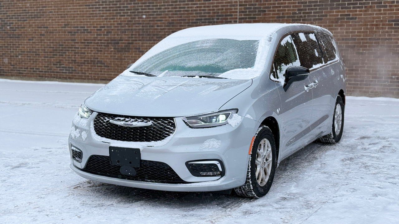 Chrysler Pacifica Touring L 2024