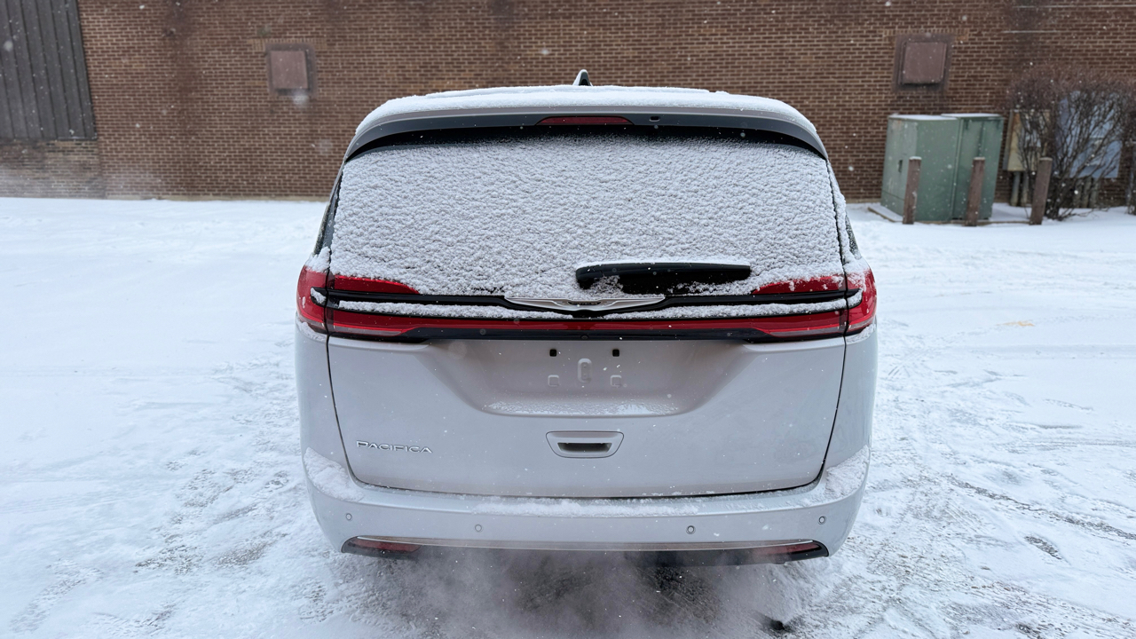 Chrysler Pacifica Touring L 2024