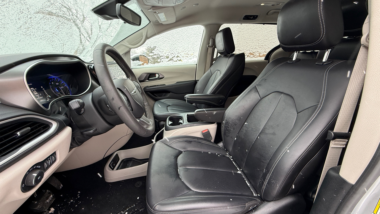 Chrysler Pacifica Touring L 2024