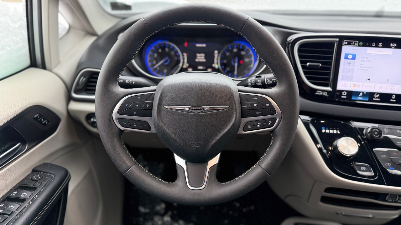 Chrysler Pacifica Touring L 2024