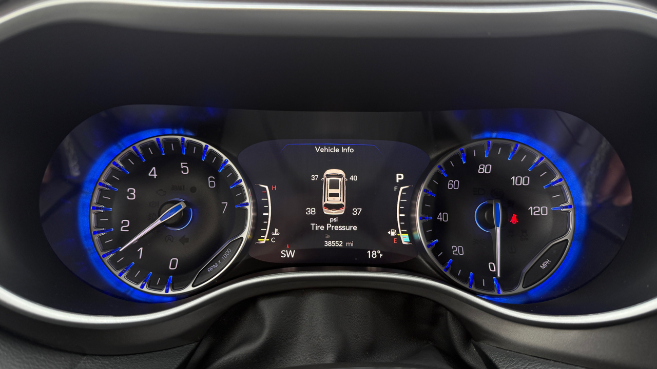 Chrysler Pacifica Touring L 2024