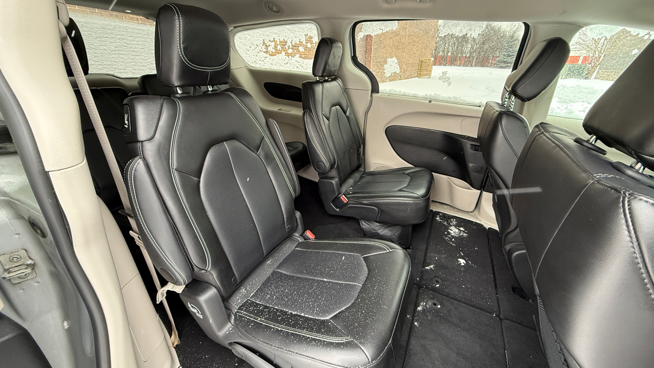 Chrysler Pacifica Touring L 2024