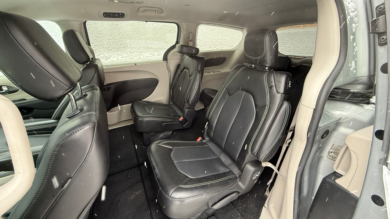 Chrysler Pacifica Touring L 2024