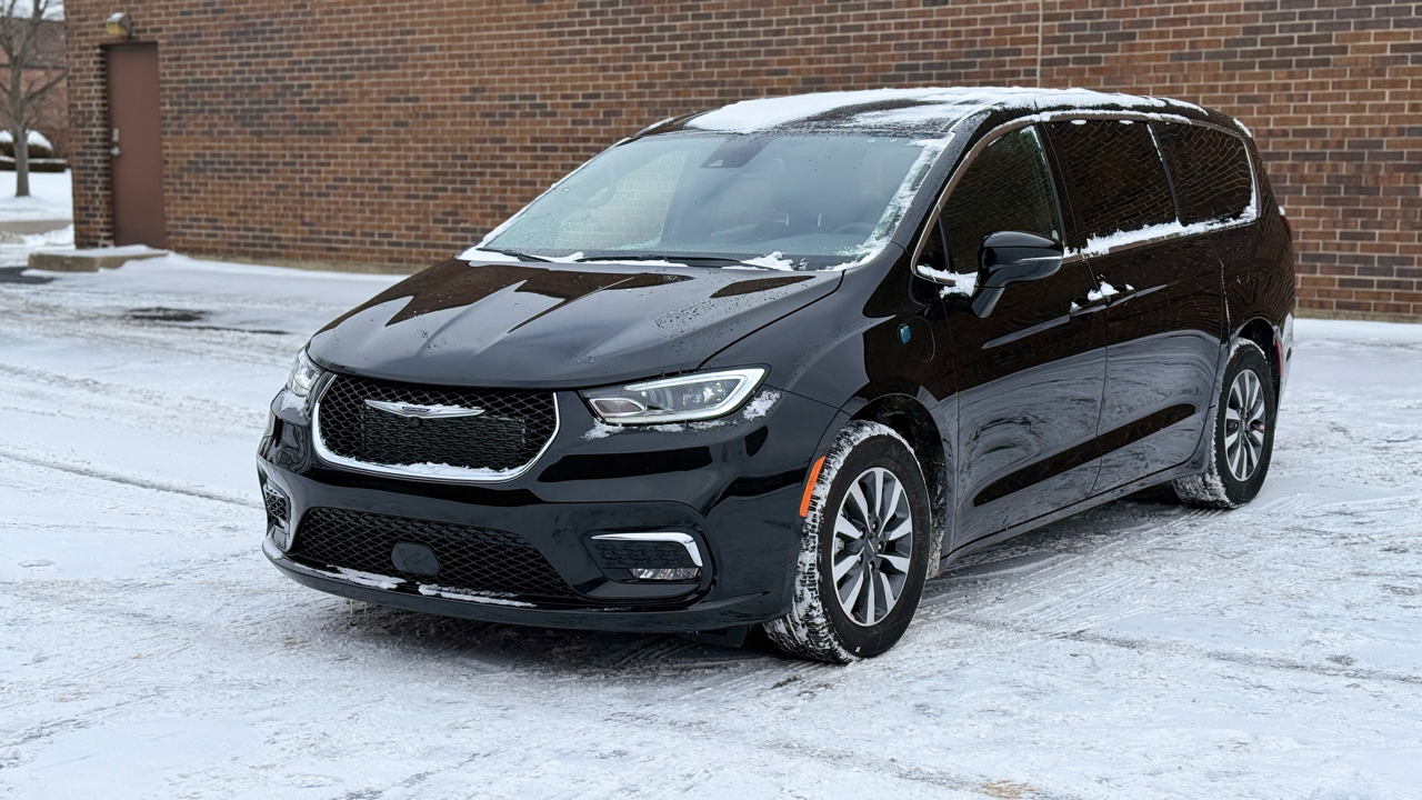 Chrysler Pacifica Hybrid Select 2025