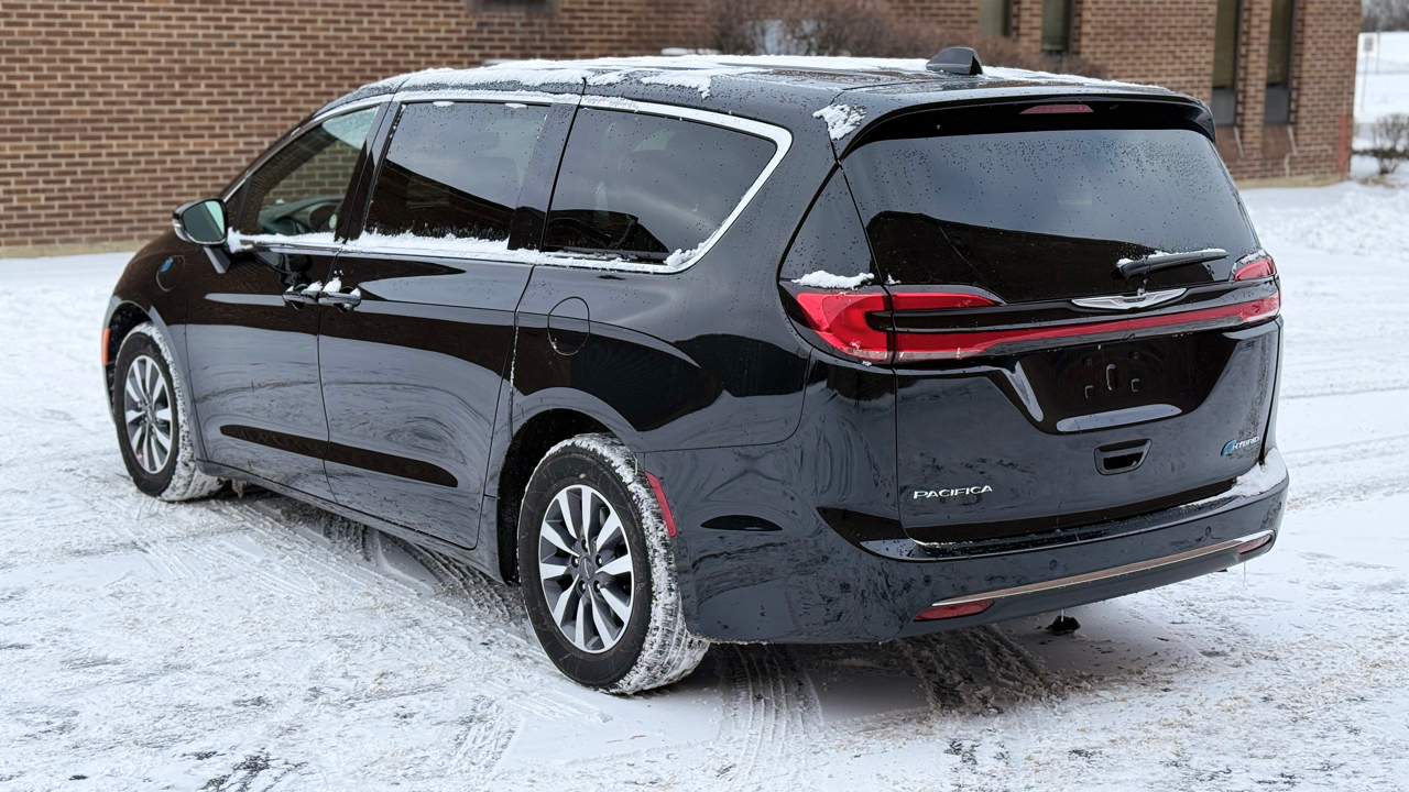 Chrysler Pacifica Hybrid Select 2025