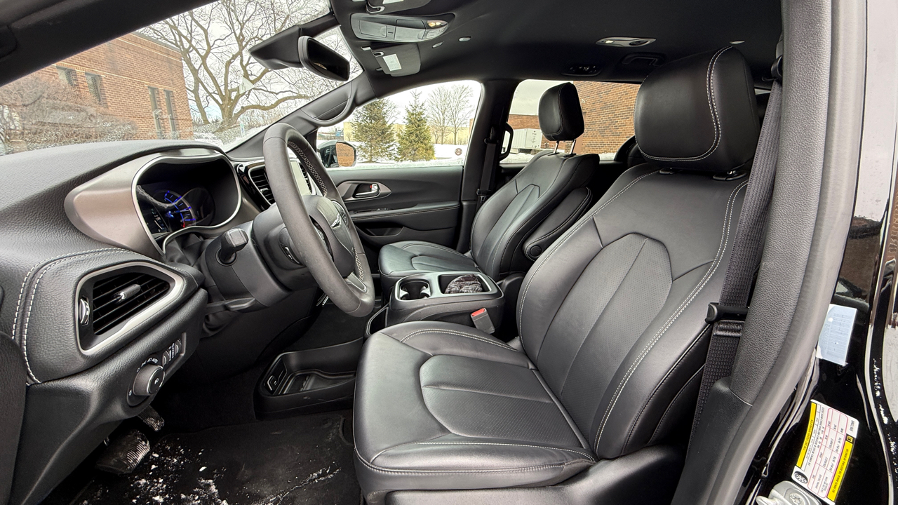 Chrysler Pacifica Hybrid Select 2025