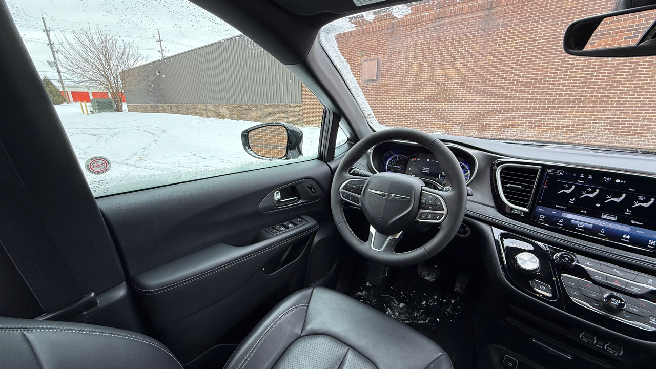 Chrysler Pacifica Hybrid Select 2025