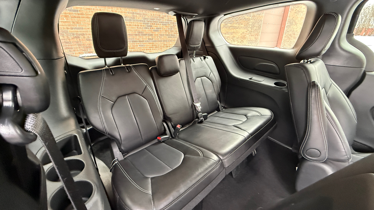 Chrysler Pacifica Hybrid Select 2025