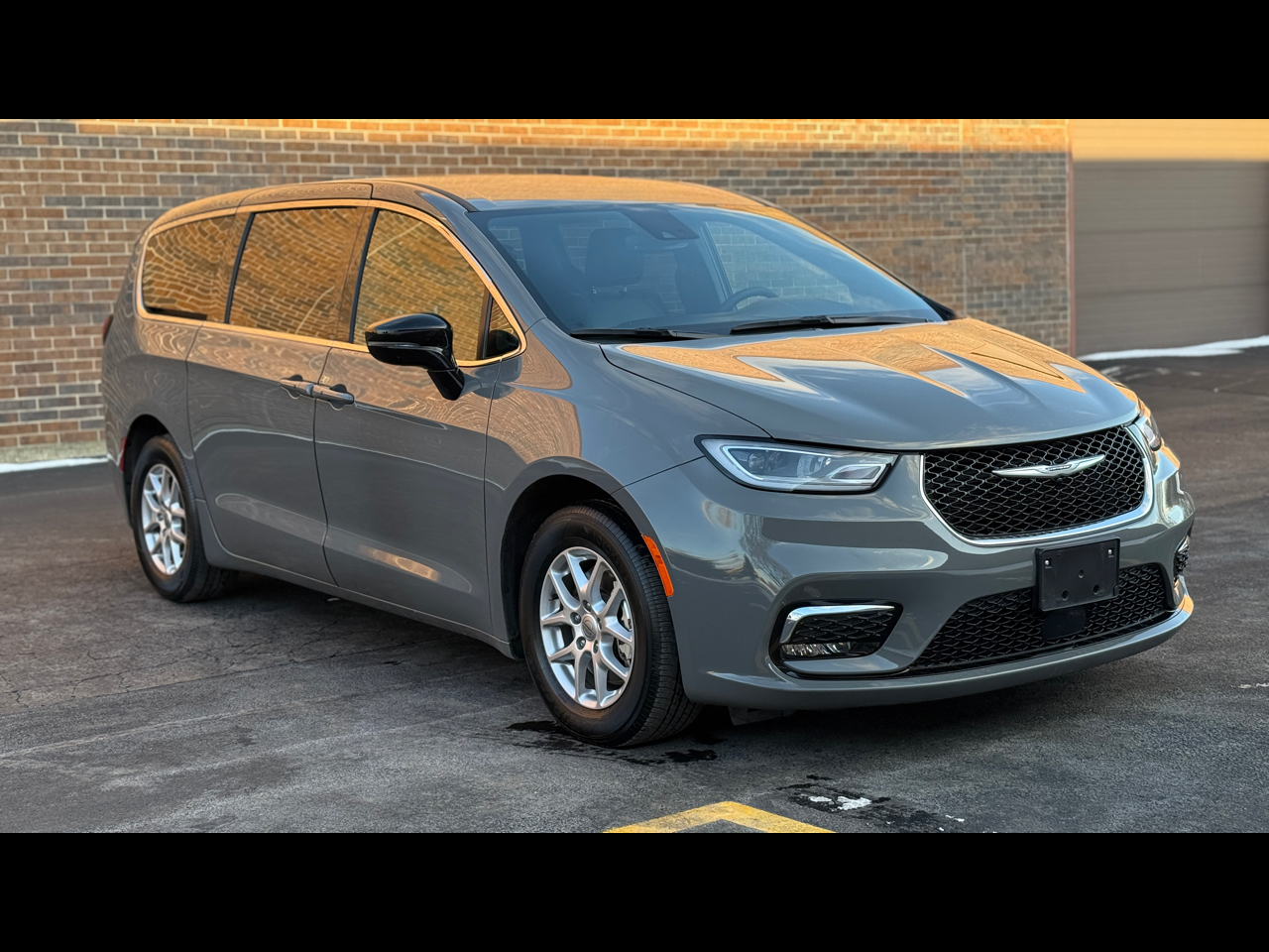 2025 Chrysler Pacifica Select