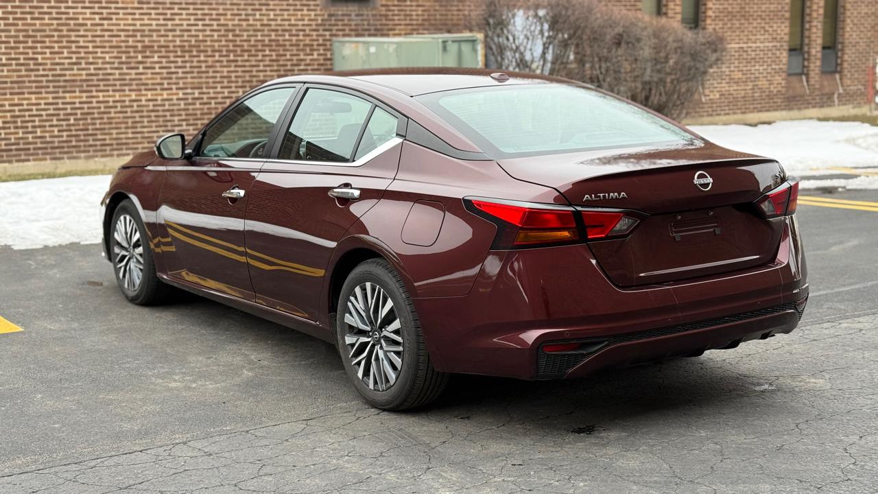 Nissan Altima 2.5 SV 2024