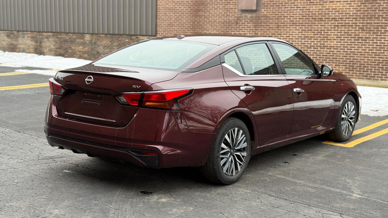 Nissan Altima 2.5 SV 2024