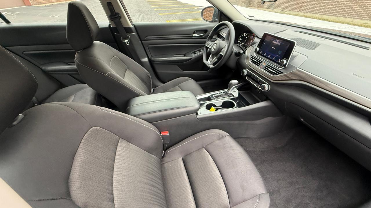 Nissan Altima 2.5 SV 2024