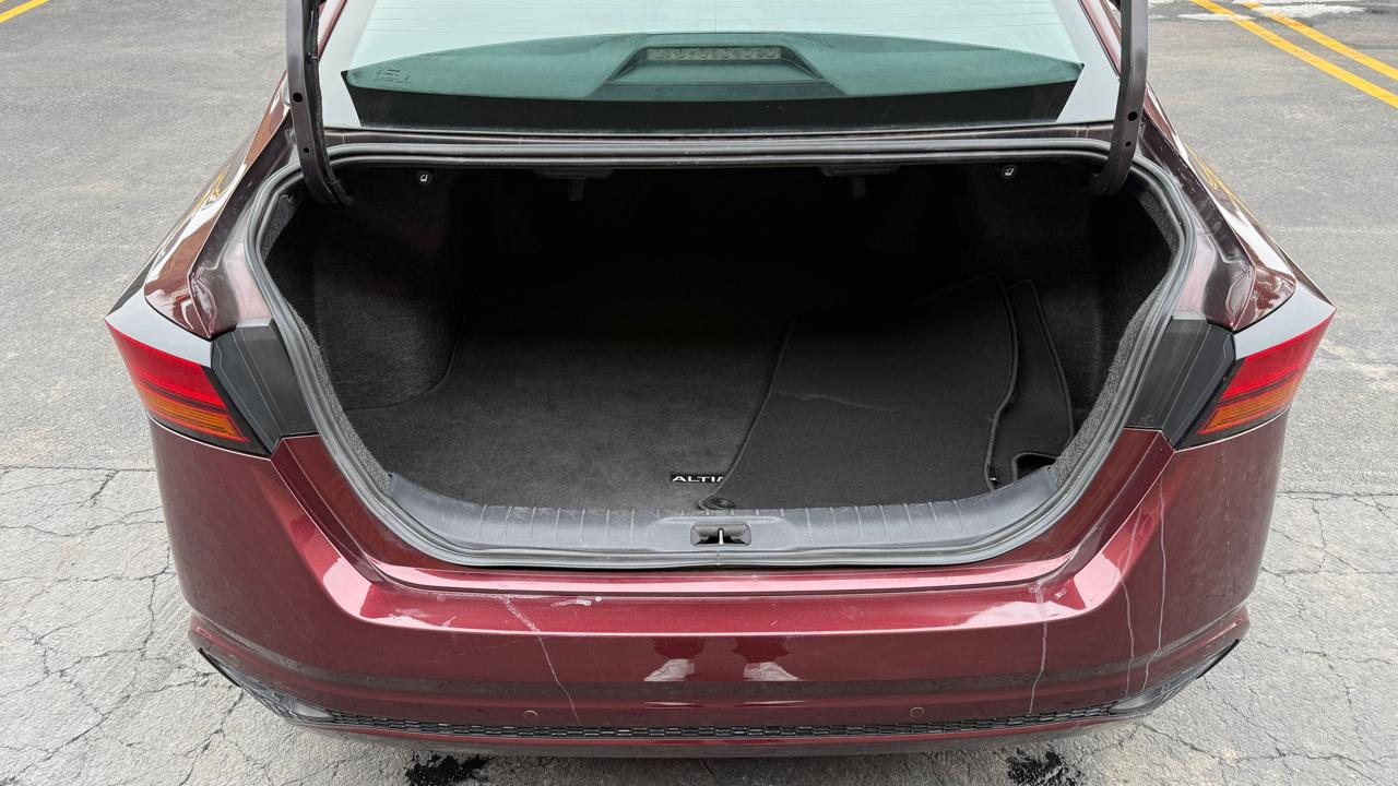 Nissan Altima 2.5 SV 2024