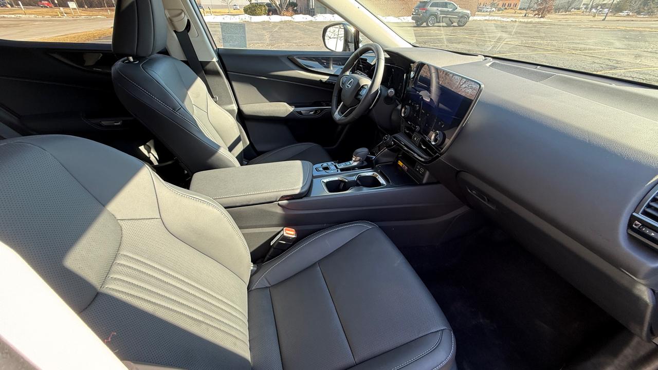 Lexus NX 350h Premium AWD 2025