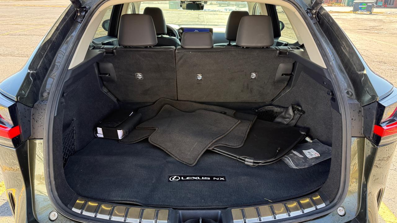 Lexus NX 350h Premium AWD 2025