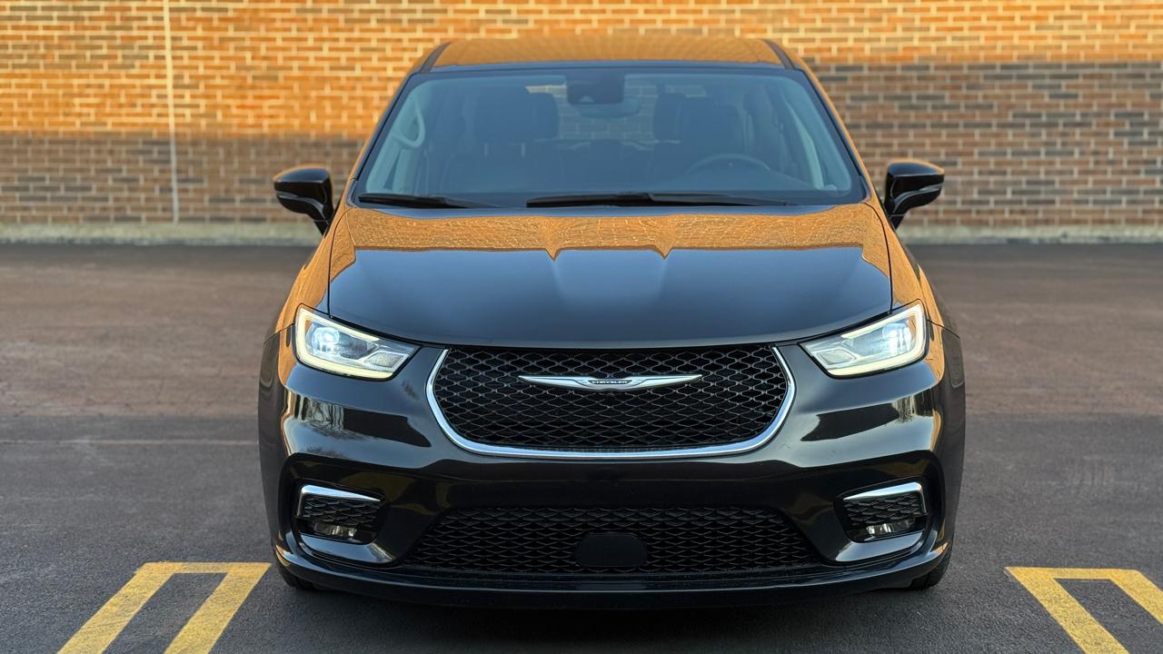 Chrysler Pacifica Touring L 2024