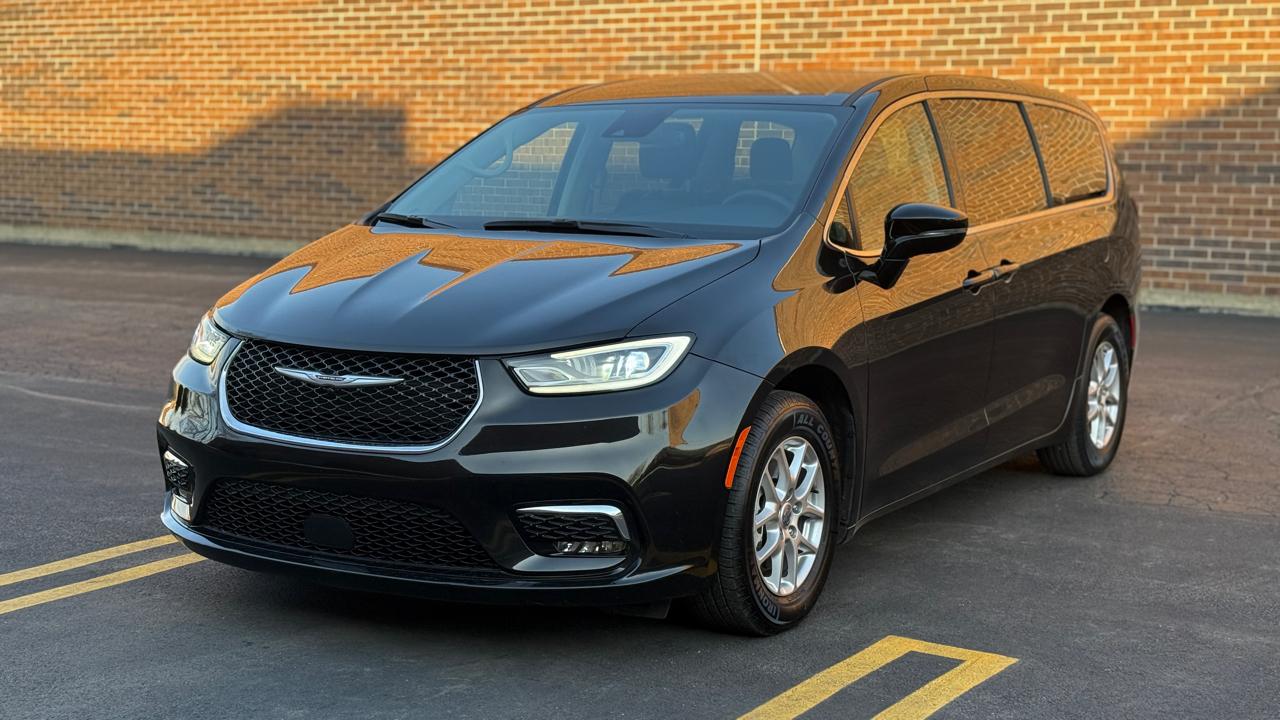 Chrysler Pacifica Touring L 2024