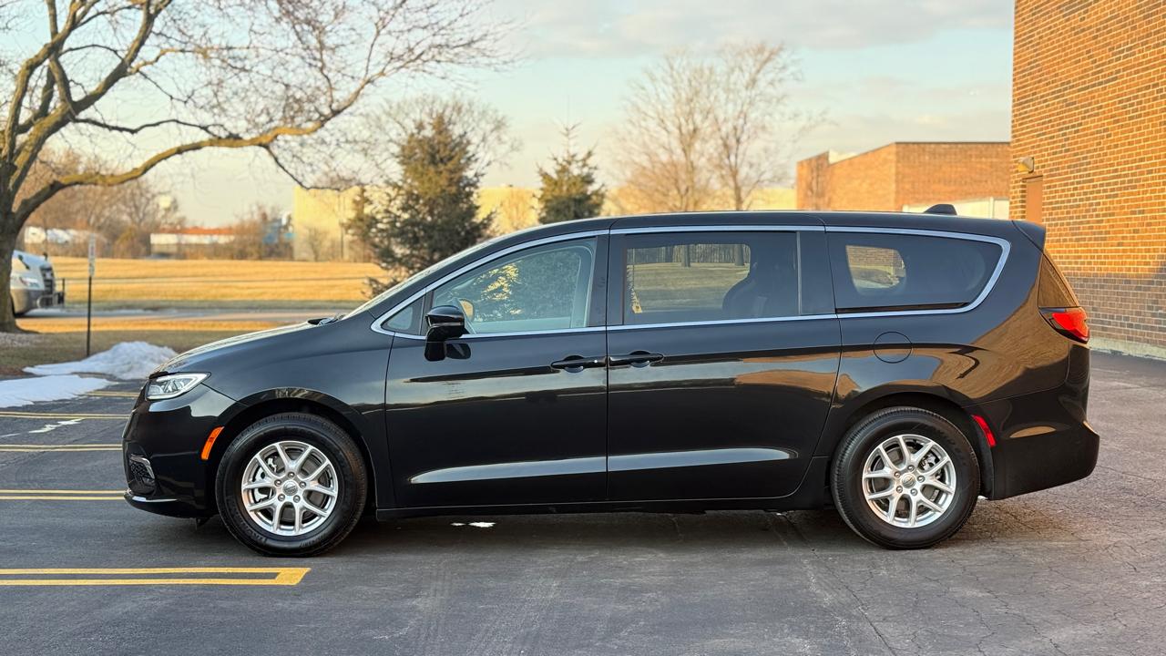 Chrysler Pacifica Touring L 2024