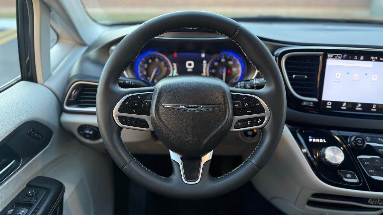 Chrysler Pacifica Touring L 2024