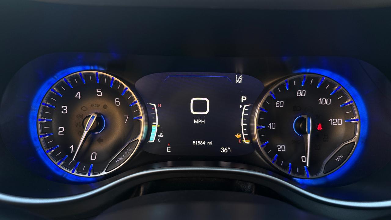 Chrysler Pacifica Touring L 2024