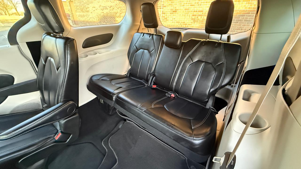 Chrysler Pacifica Touring L 2024