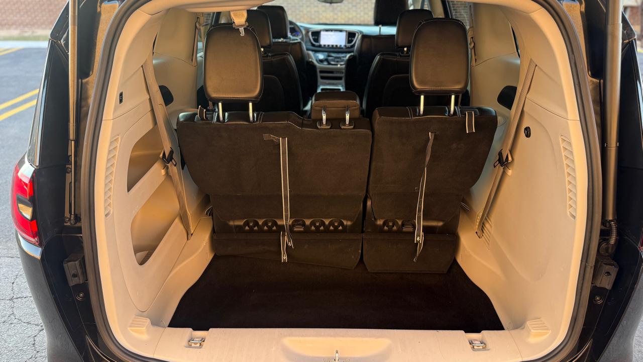 Chrysler Pacifica Touring L 2024