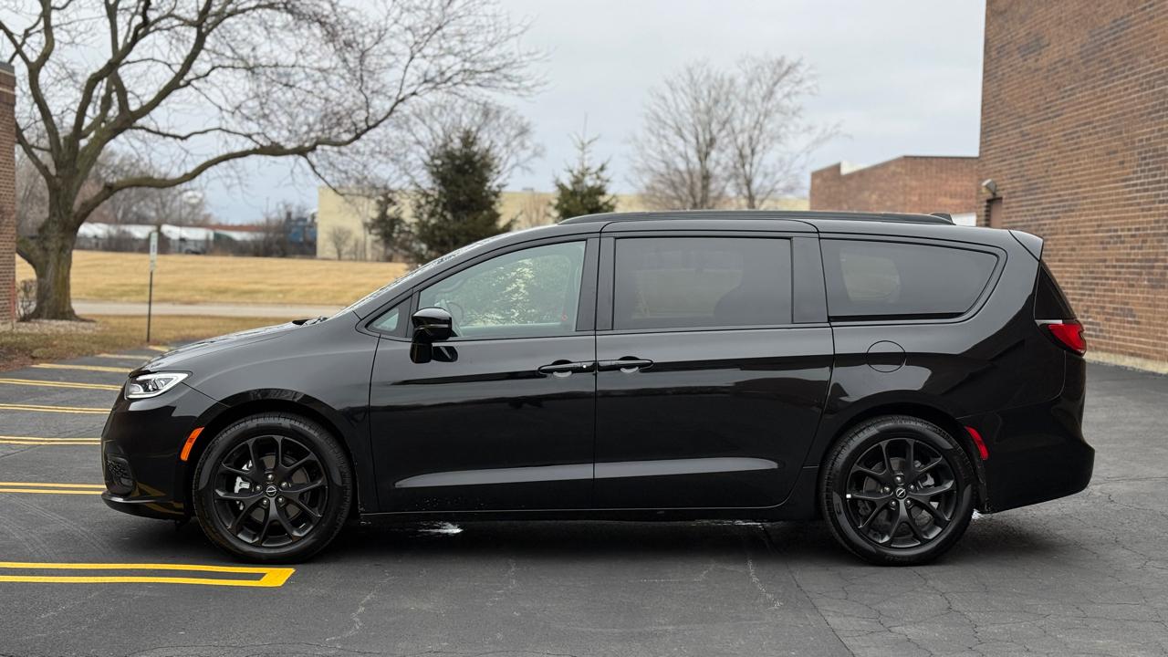 Chrysler Pacifica Limited 2026