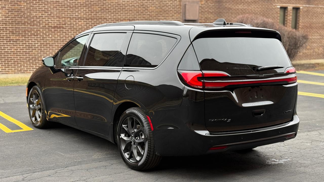 Chrysler Pacifica Limited 2026