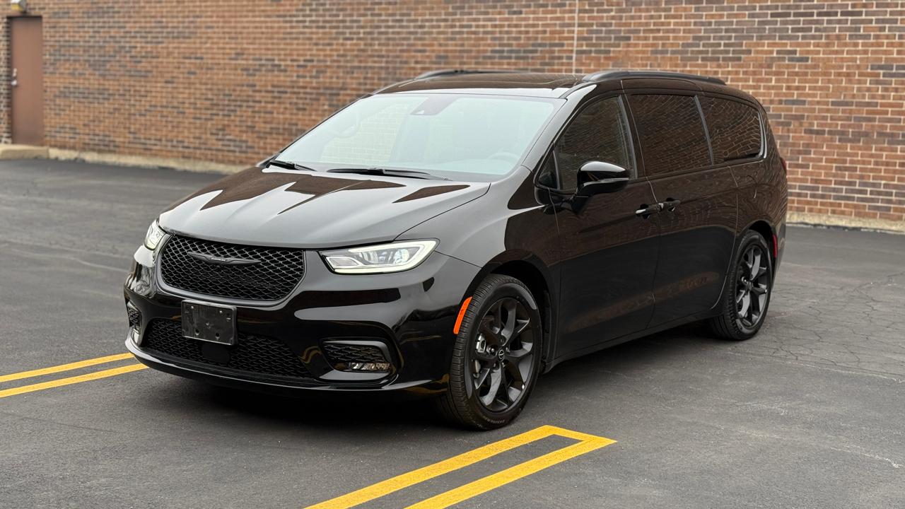 Chrysler Pacifica Limited 2025