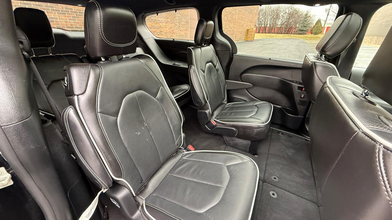 Chrysler Pacifica Limited 2025