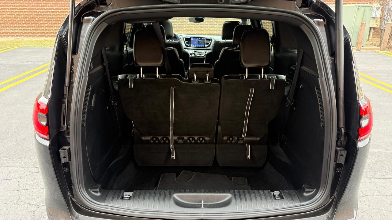 Chrysler Pacifica Limited 2025