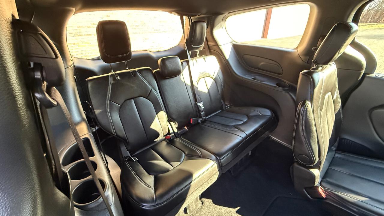 Chrysler Pacifica Select 2025