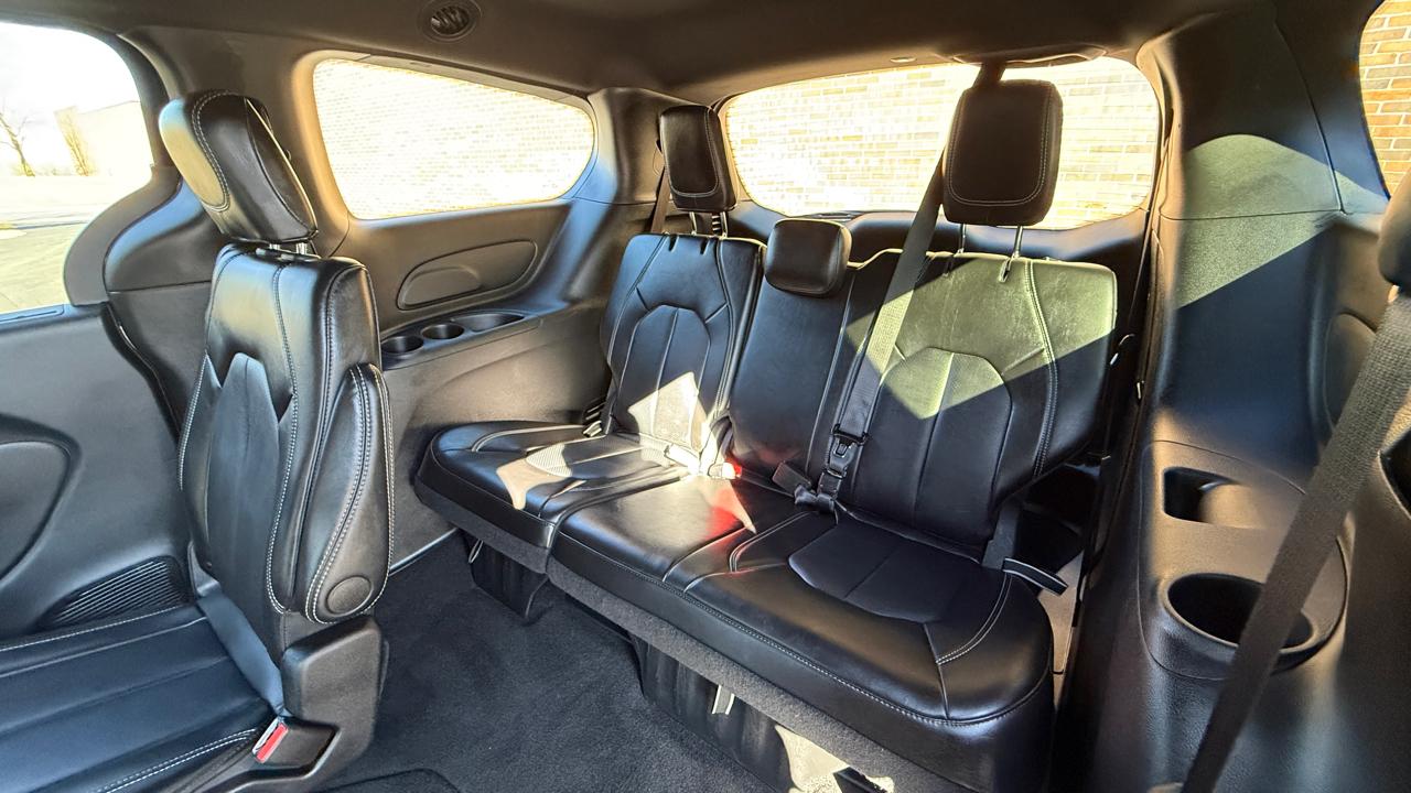 Chrysler Pacifica Select 2025